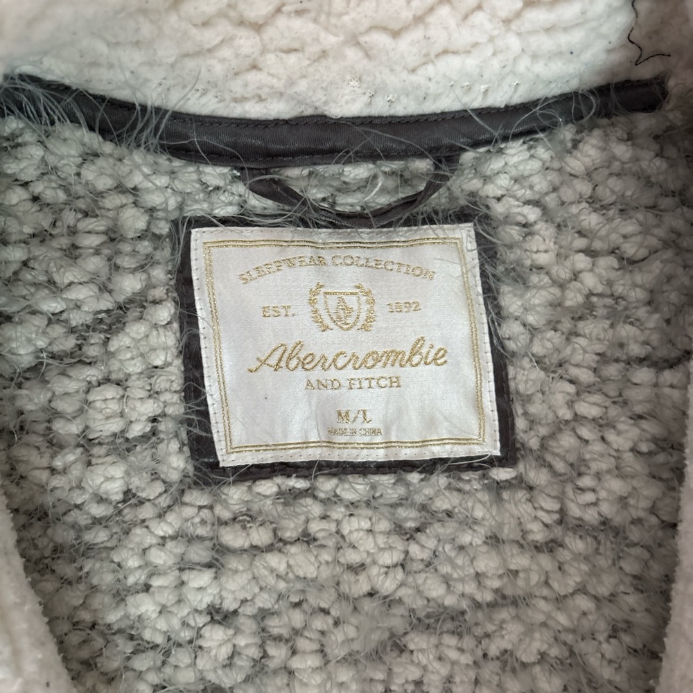 Abercrombie Gray Robe - Picture 4 of 4